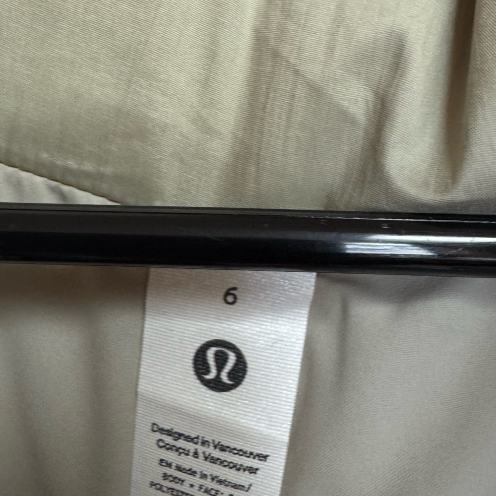 Lululemon Cropped Vest RARE! Stylish! - Picture 7 of 8